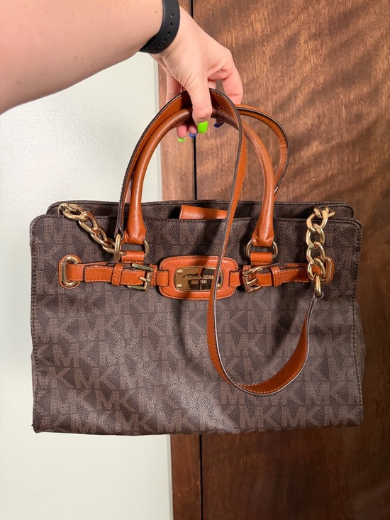 ら*ゅ様 Michael Kors MKロゴ トートバッグ ブラウン Michael Kors Brown MK Logo Satchel with Tan Trim and Gold Hardware